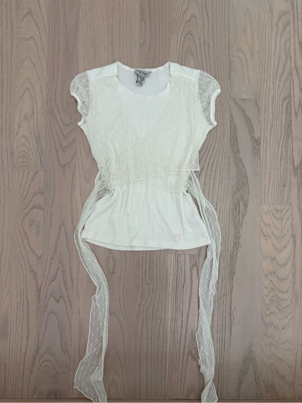 Vintage Women's Ivory Guess Jeans Lace Wrap Top